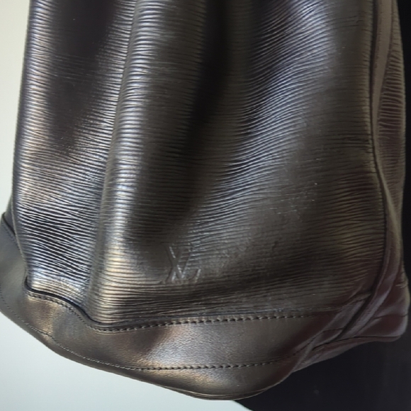 Louis Vuitton Black Epi Bucket Bag Vintage 80s - Picture 2 of 11